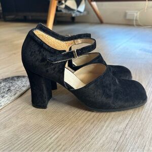 NINE WEST 90s Crushed Velvet Pumps